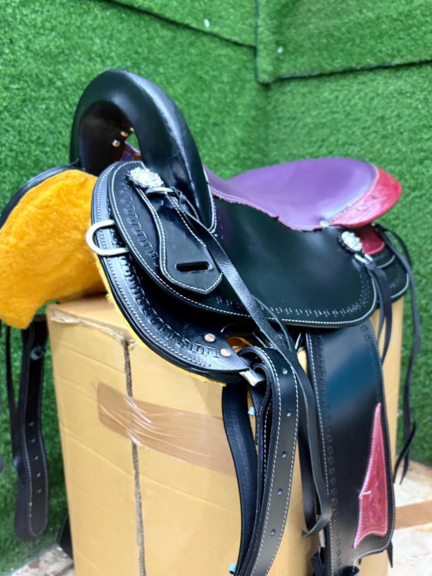 Western Leather Endurance Saddle | Black Trail Riding Saddle