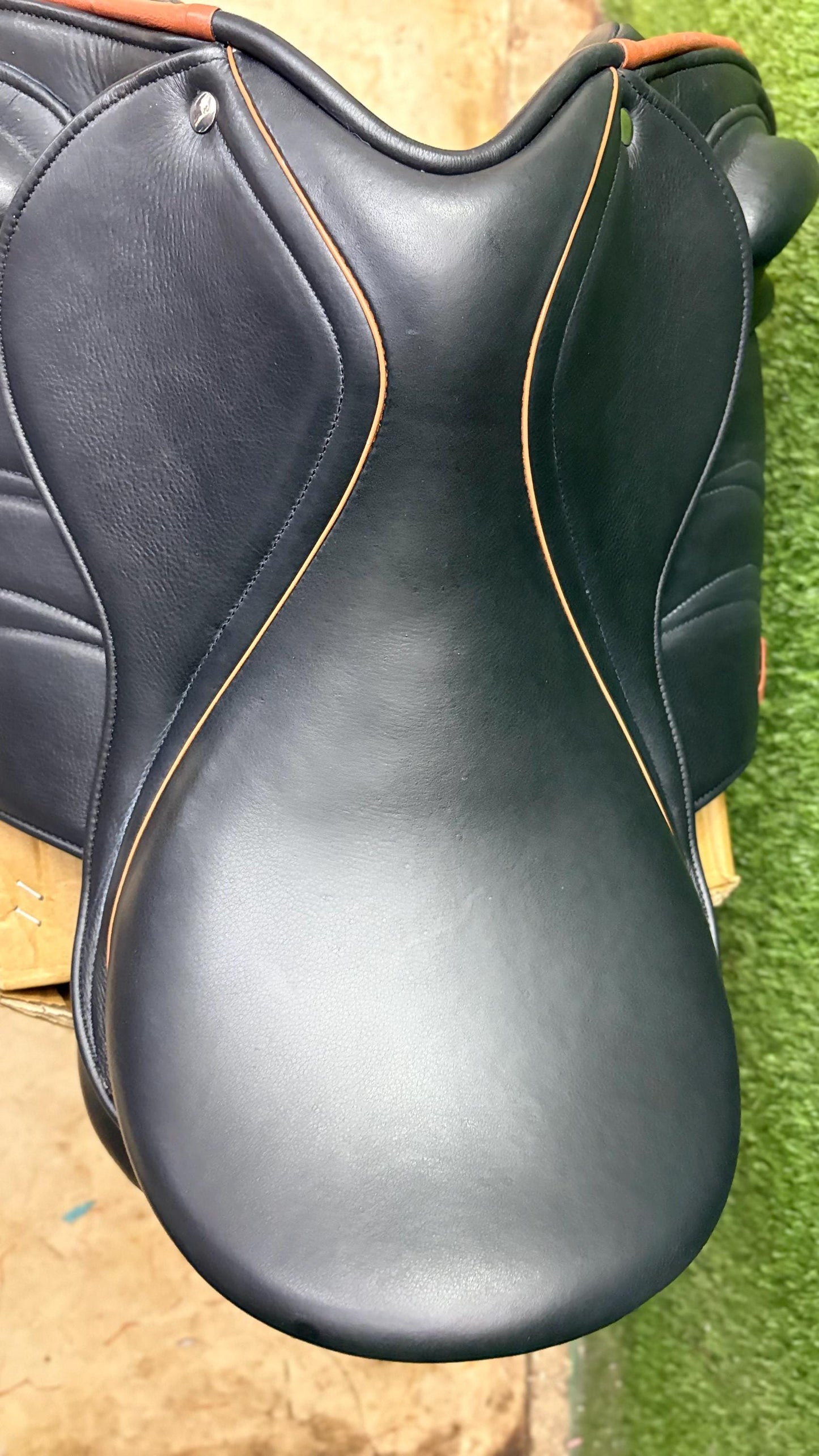 Black Leather Dressage Saddle | Long Flap English Saddle