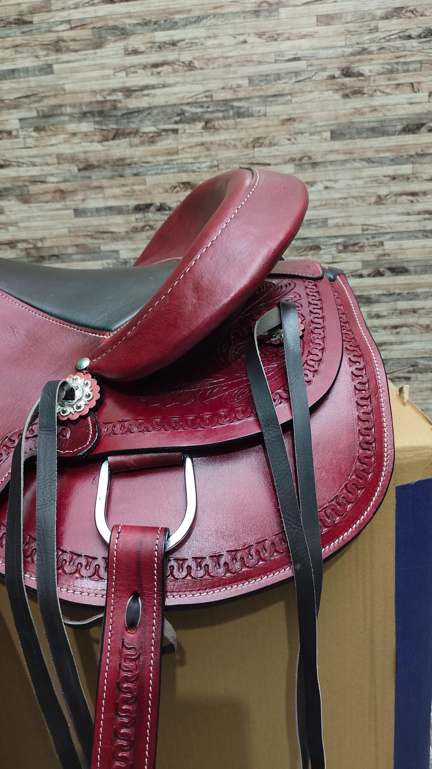 Handmade Leather Western Saddle with Tack Set | Wade Style Horse Saddle