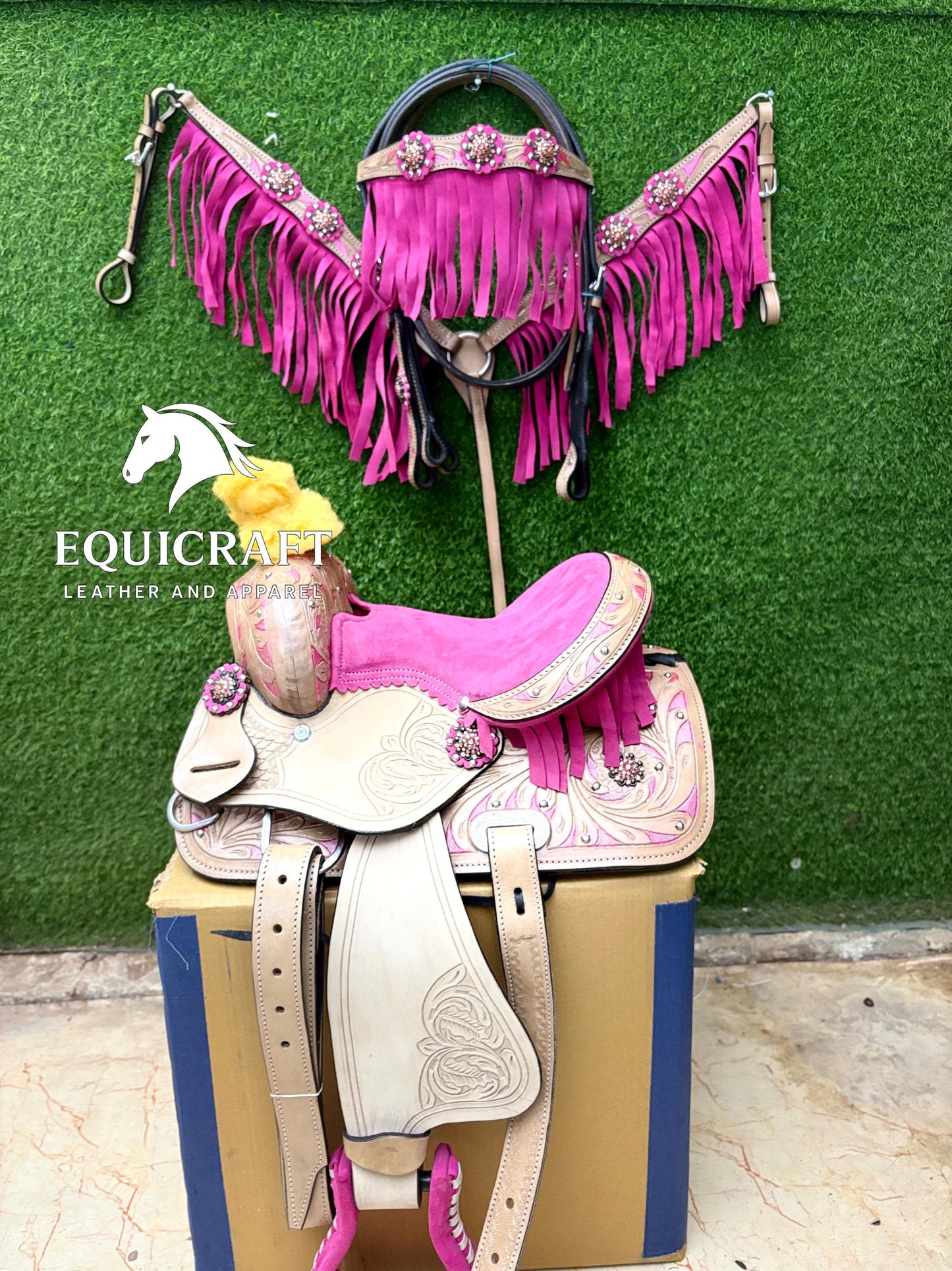 Hand Tooled Leather Western Saddle with Tack Set | Barrel Racing